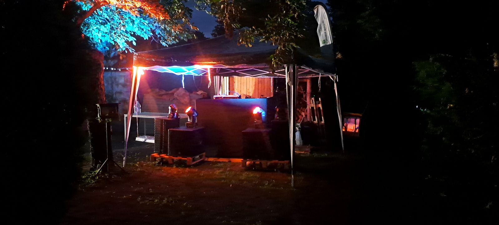 Beschallung einer privaten Gartenfeier – Technik und Lichtstimmung